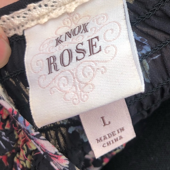 Black floral sheer ladies top -Knox Rose 🌹 - Picture 5 of 5